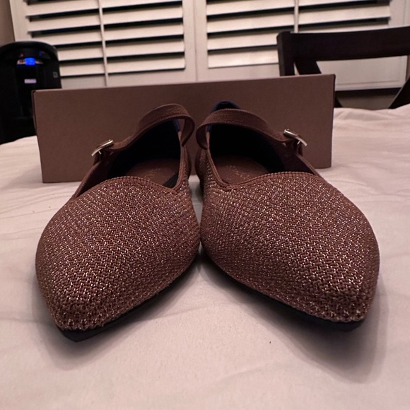 NEW- The Point Mary Jane II in Bronze size 8/smoke free home - Picture 13 of 16